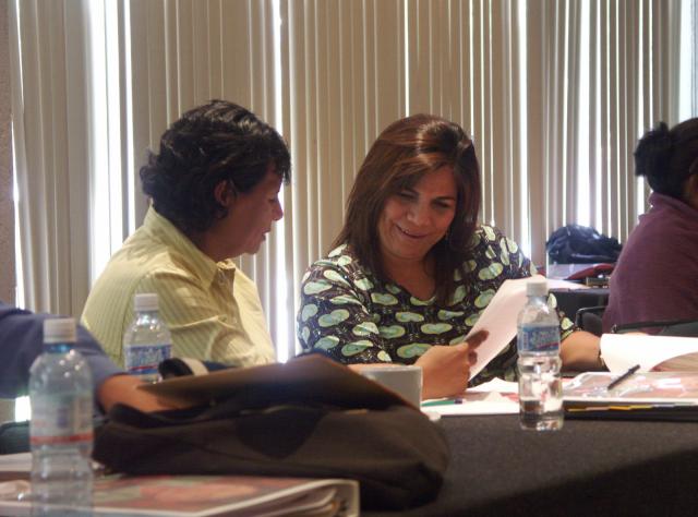 Ma. Elena Robles y Julia Quiñonez, CFO